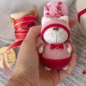 Котик в красно розовом с бабочкой